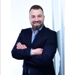 Herr Dario Maslic
